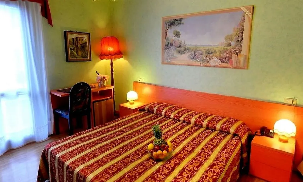 Hotel Benaco Sirmione 3*,  Italy