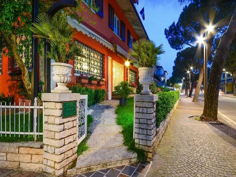 Hotel Benaco Sirmione 3*,  Italy