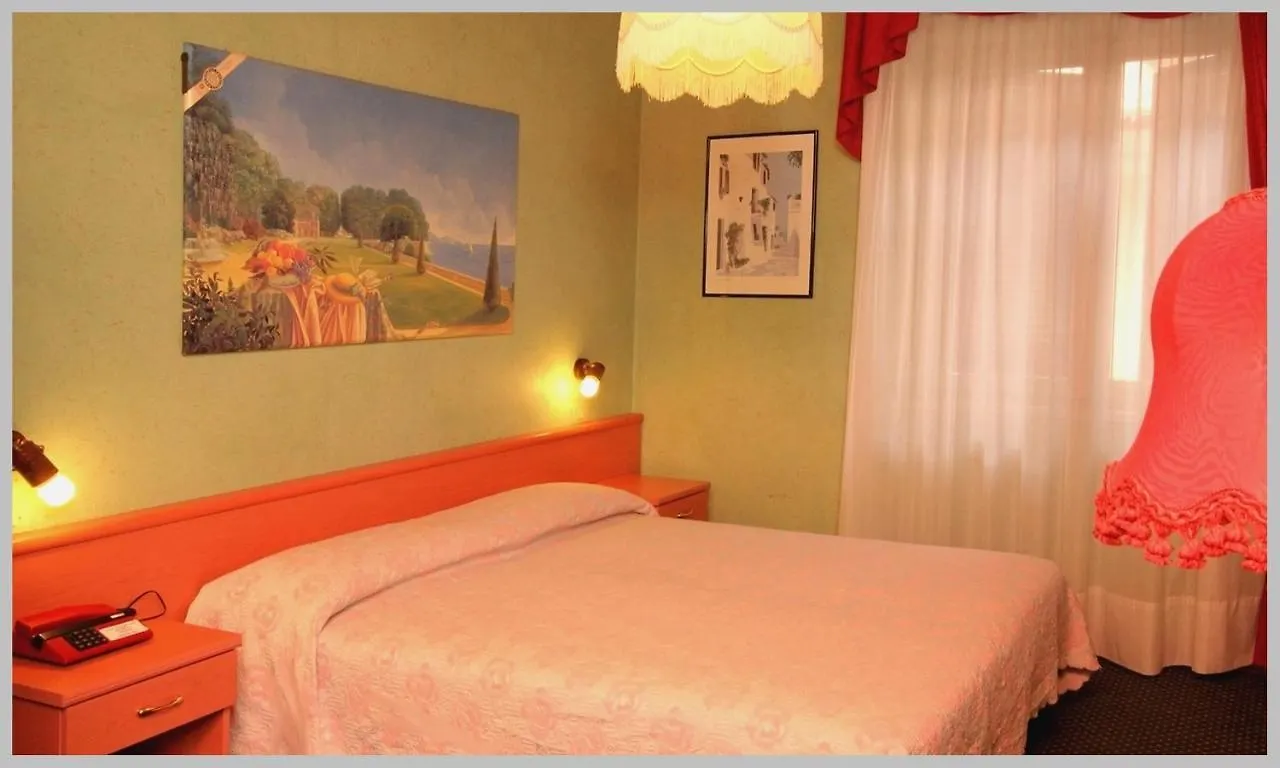 Hotel Benaco Sirmione 3*,